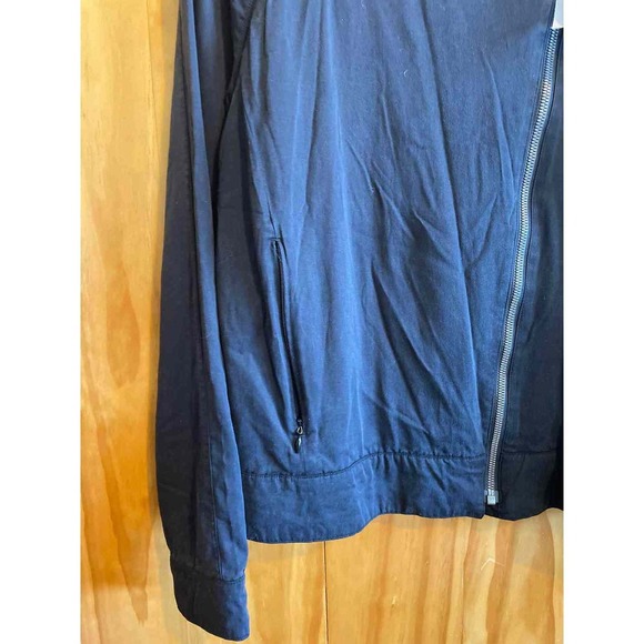 Women Size Medium Lululemon Black Women's Light Jacket - Picture 2 of 3